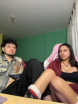 Snapshot of hotlatinocouple__ chatting on May 2026 12:40:02 AM hotlatinocouple online show from May 2026 12:40:02 AM