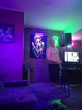 chronic vibez online show from June 2026 01:01:02 AM