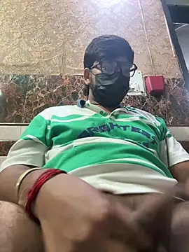 Badbuddy00 online show from April 2026 06:13:02 PM