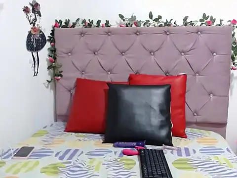 eimy rosse25 online show from June 2026 11:21:01 PM