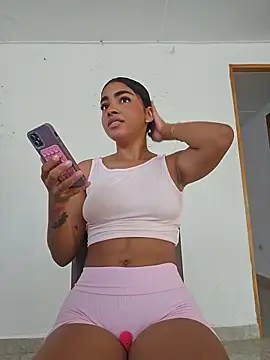Snapshot of Milu_Luthor chatting on May 2026 01:08:02 PM Milu Luthor online show from May 2026 01:08:02 PM