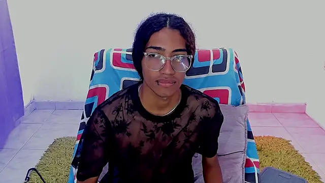 triiangel latinboy online show from July 2026 12:40:01 PM
