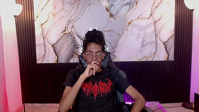 triiangel latinboy online show from July 2026 12:14:02 PM