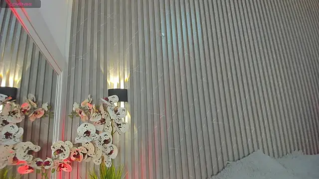 SCARLETTHUNT  online show from April 2026 08:13:02 PM