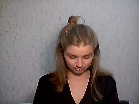 Snapshot of ElizaCrowe chatting on April 2026 04:41:02 PM ElizaCrowe online show from April 2026 04:41:02 PM