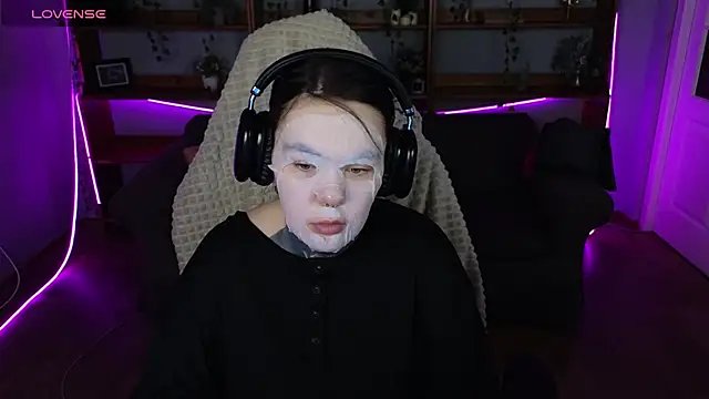 QwertyAnnie Lbo online show from April 2026 02:51:01 AM