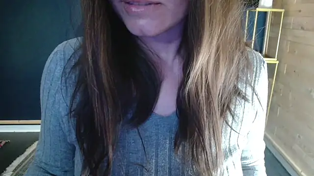 Snapshot of NicoleLove_ chatting on May 2026 04:21:02 AM NicoleLove online show from May 2026 04:21:02 AM