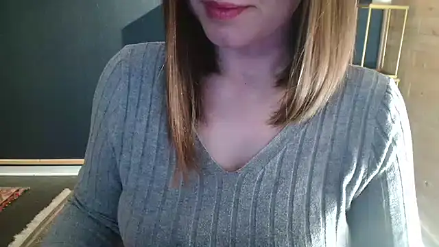 Snapshot of NicoleLove_ chatting on June 2026 02:16:02 AM NicoleLove online show from June 2026 02:16:02 AM