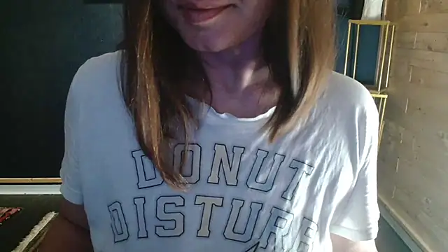 Snapshot of NicoleLove_ chatting on June 2026 04:00:02 AM NicoleLove online show from June 2026 04:00:02 AM