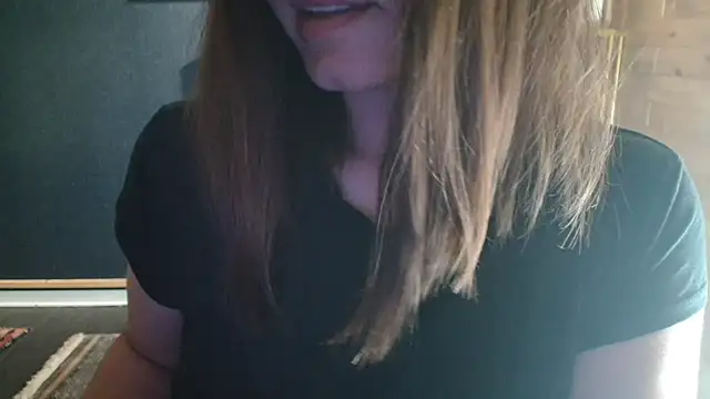 Snapshot of NicoleLove_ chatting on June 2026 05:34:01 AM NicoleLove online show from June 2026 05:34:01 AM