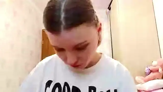 Snapshot of HomingClone chatting on April 2026 02:33:01 PM HomingClone online show from April 2026 02:33:01 PM