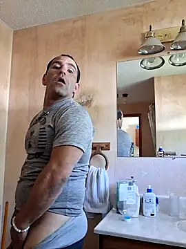 Snapshot of fitguy4u chatting on May 2026 04:48:01 PM fitguy4u online show from May 2026 04:48:01 PM