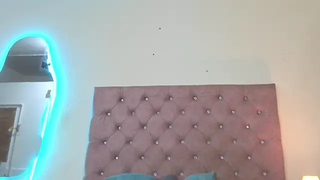 laurenlaine online show from June 2026 02:32:02 PM