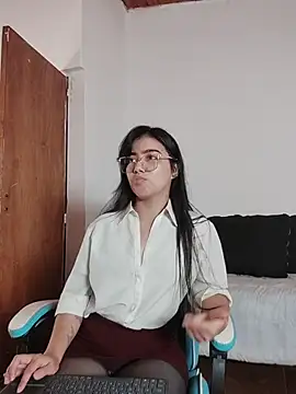 Iam eli09 online show from April 2026 12:01:01 AM