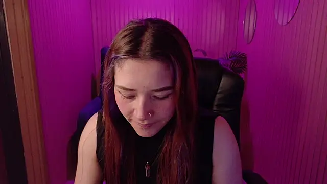 Snapshot of Emily_Cherry_ chatting on May 2026 04:05:02 PM Emily Cherry online show from May 2026 04:05:02 PM