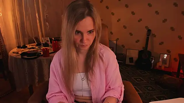MiaSparkes online show from June 2026 10:42:02 AM