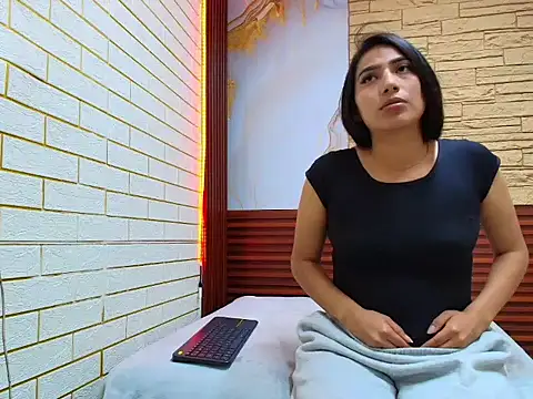 mellaniemonroe303av online show from April 2026 09:41:02 PM