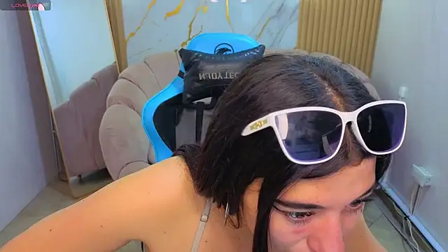 Erika Suarez b online show from April 2026 07:51:01 PM