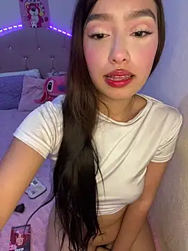 Miakittyyy online show from May 2026 02:06:01 AM