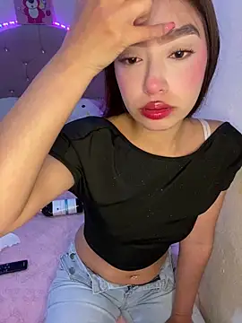 Miakittyyy online show from June 2026 02:23:01 PM
