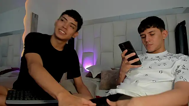 Poison Boys online show from April 2026 08:07:01 PM