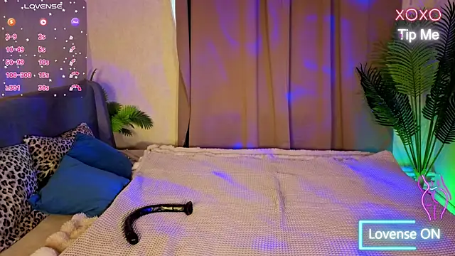 Ricki Bloom online show from July 2026 01:15:02 AM