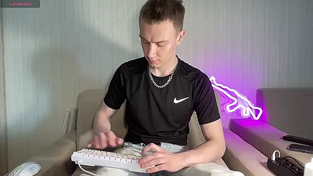 Travis Gracile online show from June 2026 06:50:01 AM