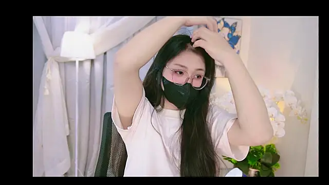 Snapshot of Chan_Chann chatting on May 2026 05:06:02 PM Chan Chann online show from May 2026 05:06:02 PM