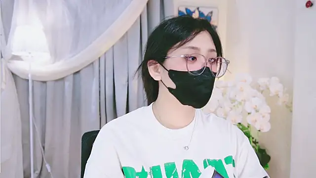 Snapshot of Chan_Chann chatting on May 2026 11:03:02 AM Chan Chann online show from May 2026 11:03:02 AM