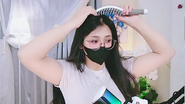 Snapshot of Chan_Chann chatting on May 2026 02:27:01 AM Chan Chann online show from May 2026 02:27:01 AM