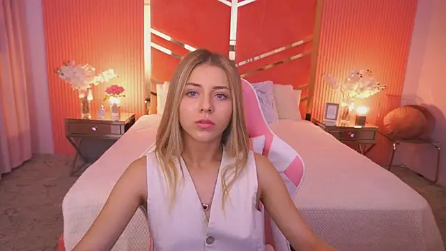 DoveLovee online show from June 2026 06:12:02 AM