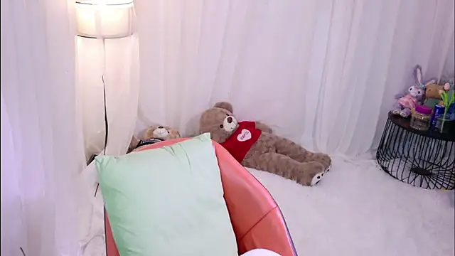 Zoe-001 online show from June 2026 02:33:02 PM