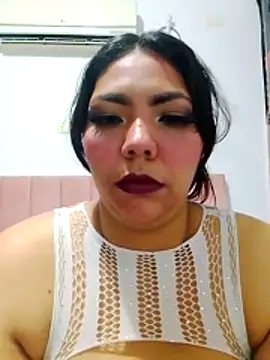 Snapshot of Izel_ chatting on June 2026 03:24:02 AM Izel online show from June 2026 03:24:02 AM