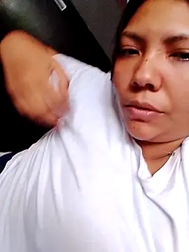 Snapshot of Izel_ chatting on June 2026 10:02:01 PM Izel online show from June 2026 10:02:01 PM