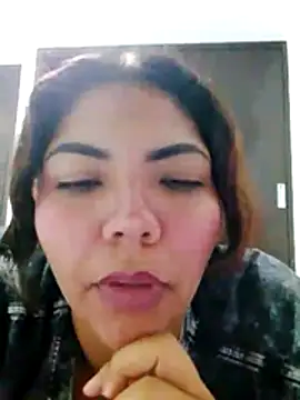 Snapshot of Izel_ chatting on June 2026 03:15:02 AM Izel online show from June 2026 03:15:02 AM