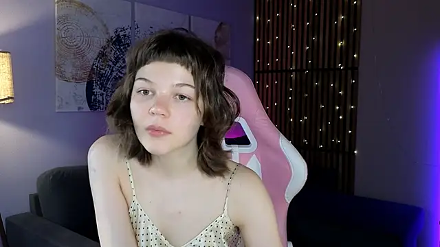 kira naughtly online show from April 2026 02:13:02 PM