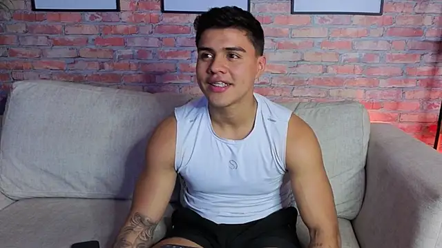 AARON SKYLON online show from April 2026 02:51:02 AM