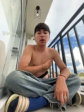 martinbakeer online show from April 2026 10:04:01 PM