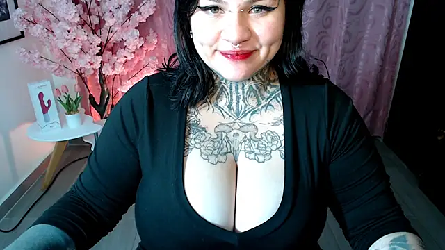 Snapshot of sherlytattos chatting on April 2026 06:40:01 AM sherlytattos online show from April 2026 06:40:01 AM
