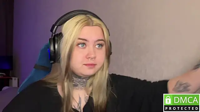 CuteUna online show from April 2026 02:07:02 PM