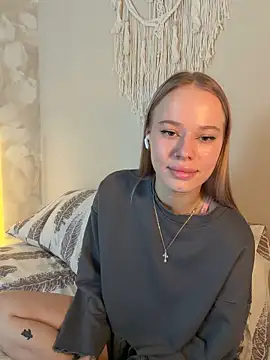 leyaaftermidnight online show from April 2026 06:39:01 AM