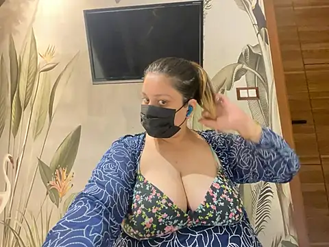 Snapshot of kavyasingh36 chatting on May 2026 12:18:01 AM kavyasingh36 online show from May 2026 12:18:01 AM