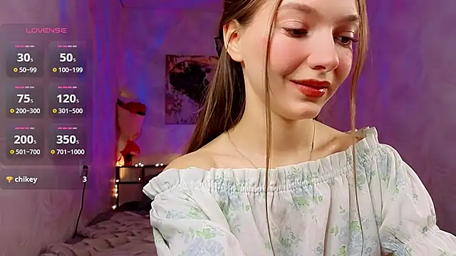 Snapshot of AuraLune__ chatting on June 2026 02:01:01 PM AuraLune online show from June 2026 02:01:01 PM