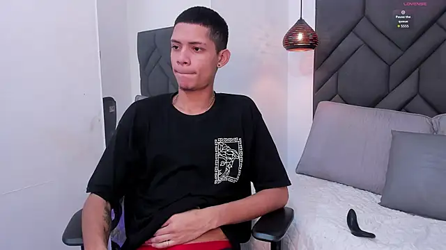 Axel marcus online show from April 2026 10:36:02 PM