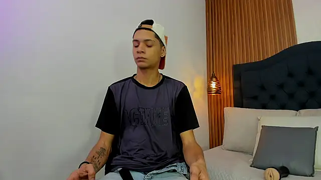 Snapshot of Axel_marcus chatting on May 2026 07:32:01 PM Axel marcus online show from May 2026 07:32:01 PM
