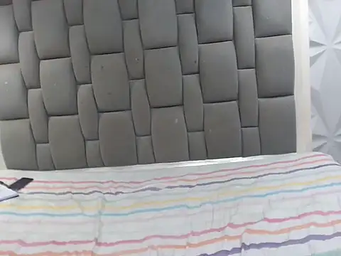 lunallena 17 online show from April 2026 08:02:02 AM