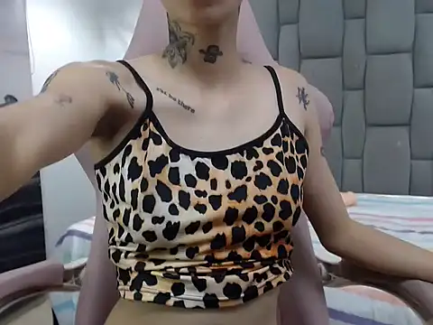 lunallena 17 online show from April 2026 06:16:02 AM