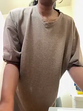 Snapshot of MsSexy2u chatting on April 2026 03:28:02 PM MsSexy2u online show from April 2026 03:28:02 PM