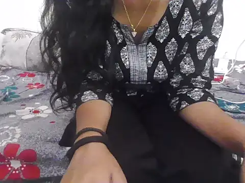 Snapshot of Malikaaa_V chatting on July 2026 06:39:02 PM Malikaaa V online show from July 2026 06:39:02 PM