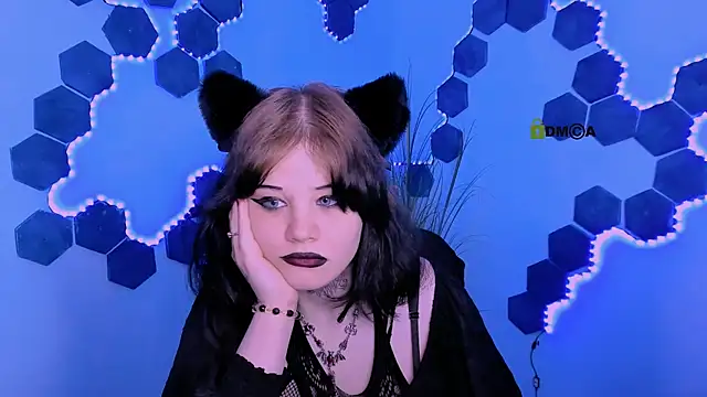 nikki kiss  online show from May 2026 09:15:01 AM